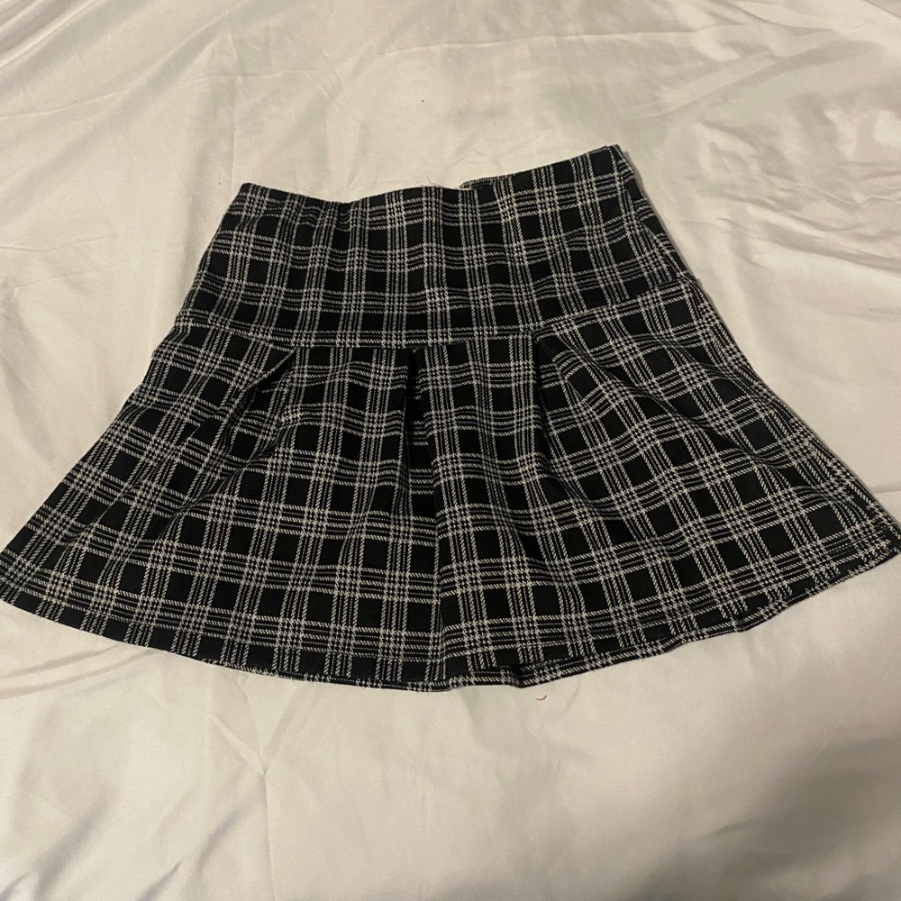 Black plaid skirt